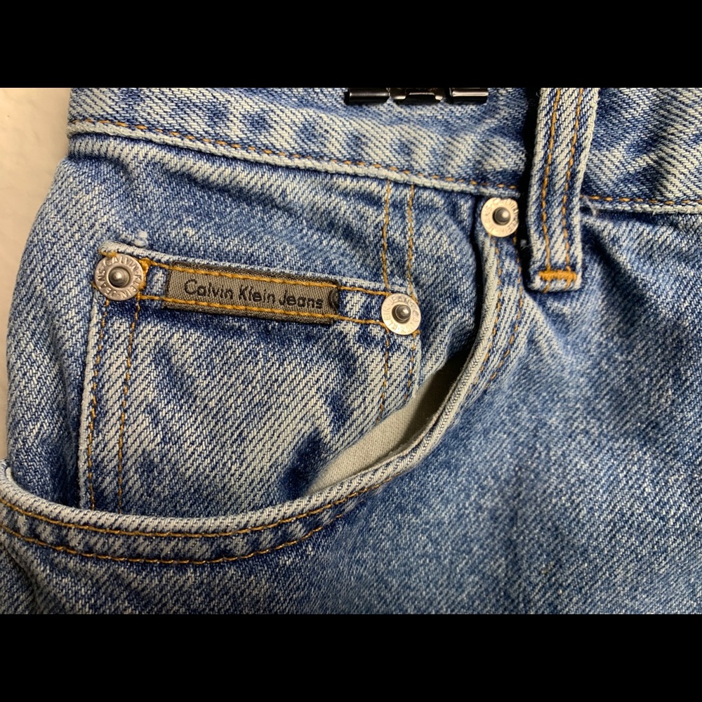 Distressed shorts - Picture 4 of 6